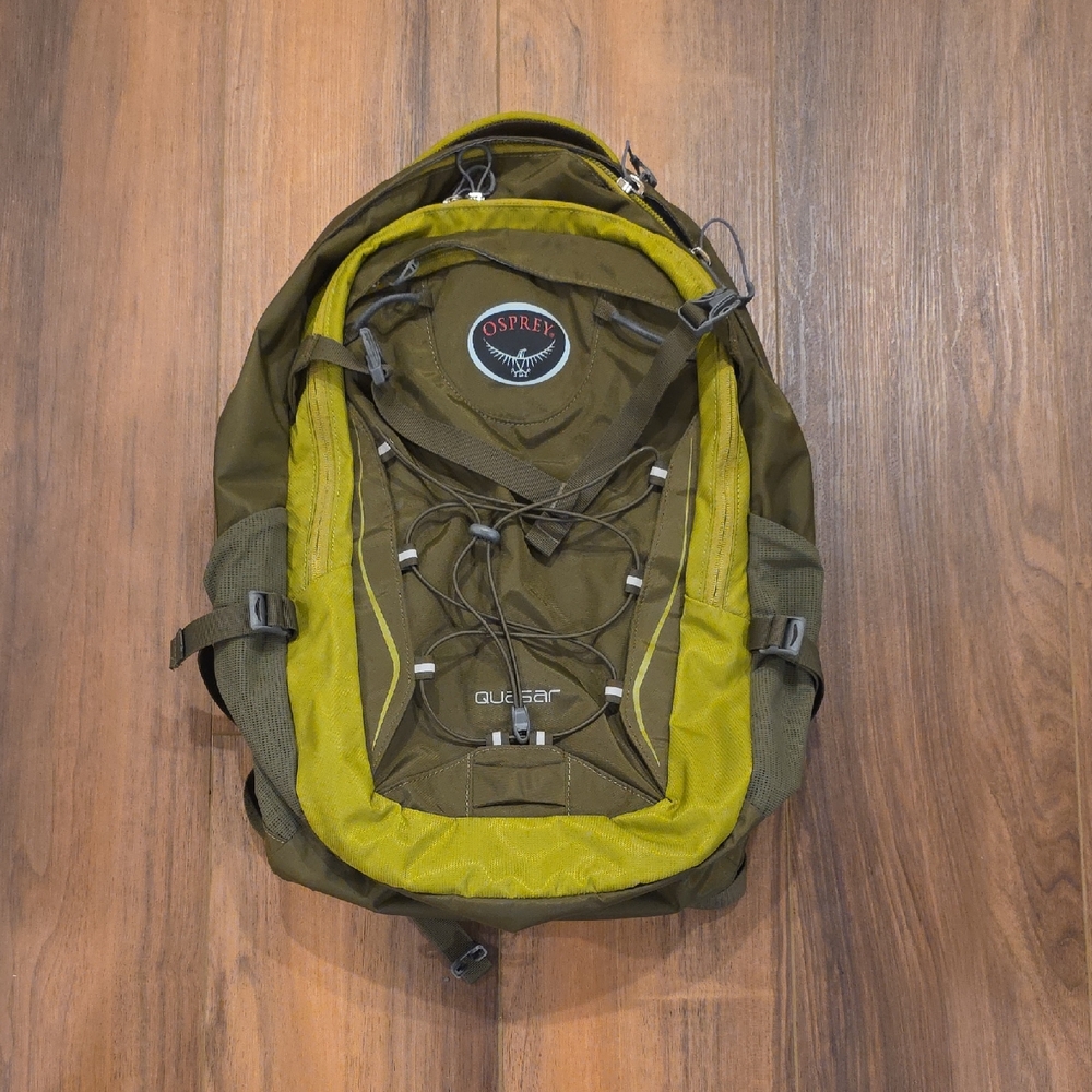 Osprey Quasar Backpack in Olive and Yellow